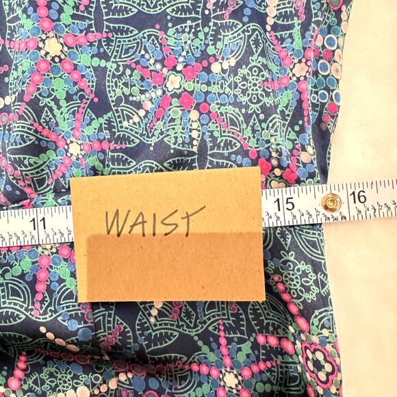 Marc Jacobs silk top size 8 abstract pattern short sleeve - Picture 7 of 8